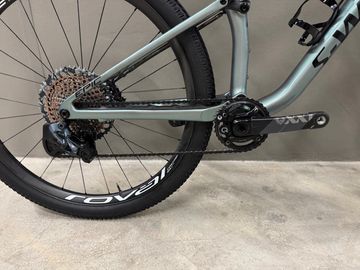 Used Specialized S-Works Epic 2021 2021 Mountainbike, Light Gray, 29 — image 2 of 14