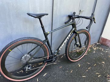 Tweedehands Giant Revolt, Advanced 1 2022 2022 Road & Gravel — afbeelding 3 van 11