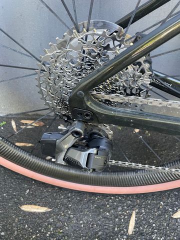 Tweedehands Giant Revolt, Advanced 1 2022 2022 Road & Gravel — afbeelding 10 van 11