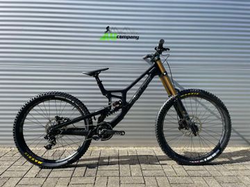 Used Santa Cruz V10 2025 MTB