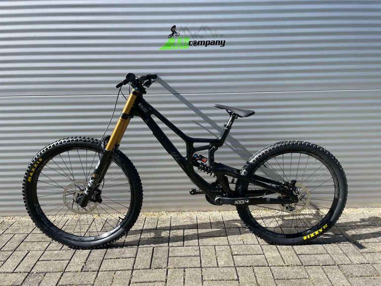 Santa Cruz V10 2025 Mountainbike d'occasion — image 10 sur 16