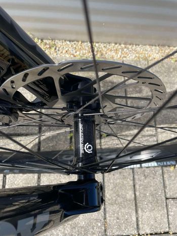 Santa Cruz V10 2025 Mountainbike d'occasion — image 6 sur 16