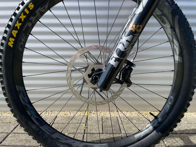 Santa Cruz V10 2025 Mountainbike d'occasion — image 16 sur 16