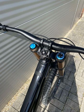 Santa Cruz V10 2025 Mountainbike d'occasion — image 4 sur 16