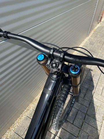 Used Santa Cruz V10 2025 Mountainbike, Black — image 4 of 16