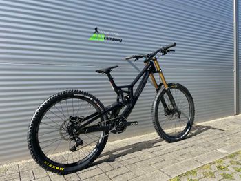 Santa Cruz V10 2025 Mountainbike d'occasion — image 11 sur 16