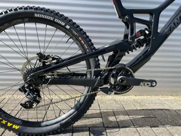 Used Santa Cruz V10 2025 Mountainbike, Black — image 14 of 16
