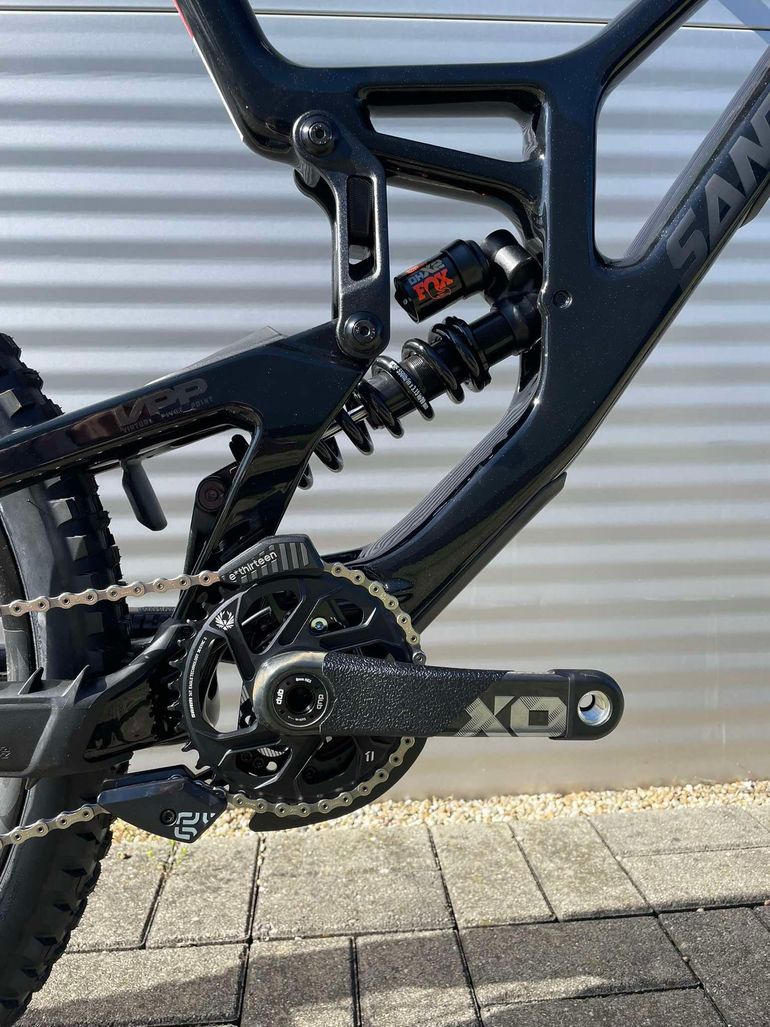 Santa Cruz V10 2025 Mountainbike d'occasion — image 9 sur 16