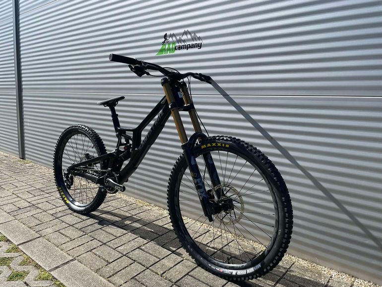 Santa Cruz V10 2025 Mountainbike d'occasion — image 15 sur 16