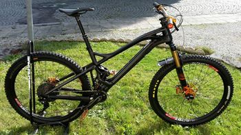 Used Mondraker Foxy Carbon R 2017, Transmission Xt, Frein Hope. 2017 MTB