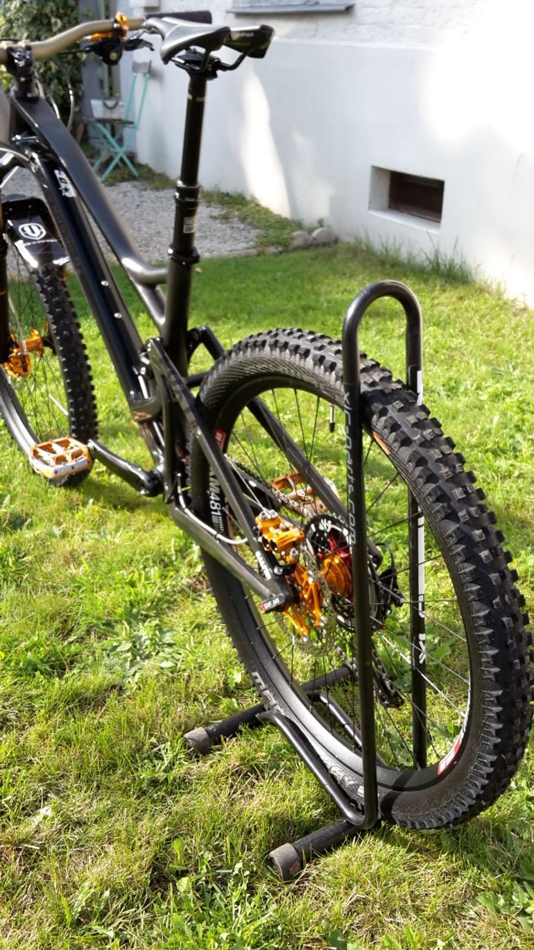 Used Mondraker Foxy Carbon R 2017, Transmission Xt, Frein Hope. 2017 Mountainbike, Light Gray — image 3 of 5