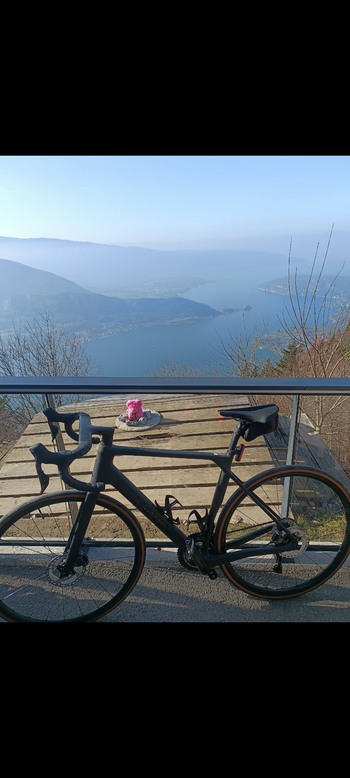 Used Canyon Endurace CF SLX 8 Di2 2023 2023 Road & Gravel, Black — image 2 of 8