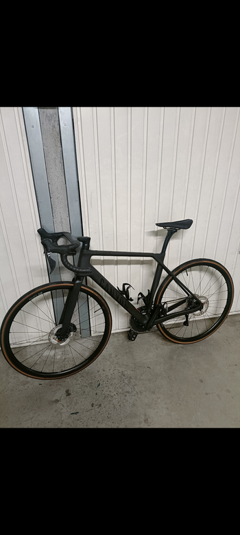Used Canyon Endurace CF SLX 8 Di2 2023 2023 Road & Gravel, Black — image 1 of 8