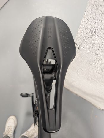 Used Canyon Endurace CF SLX 8 Di2 2023 2023 Road & Gravel, Black — image 5 of 8