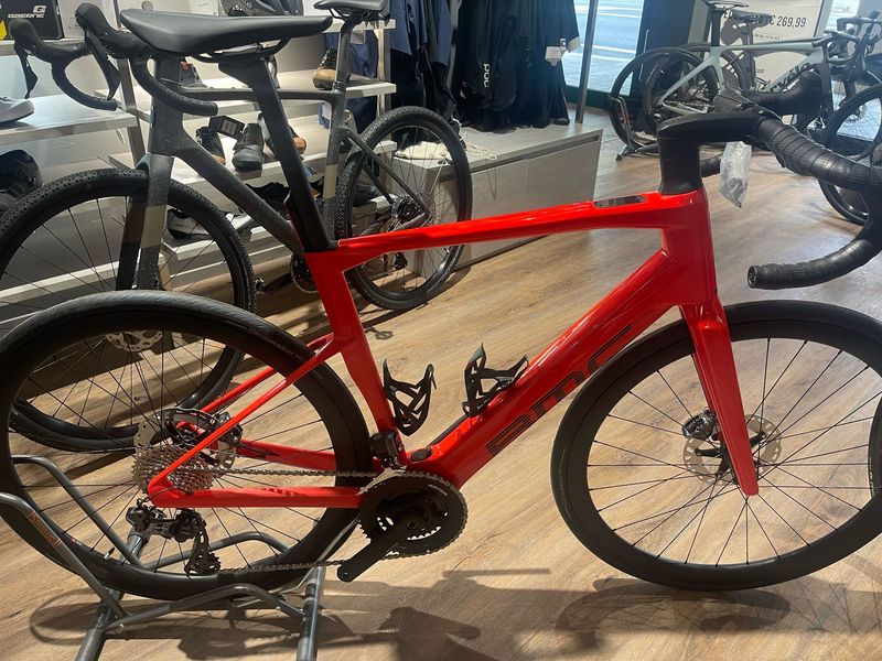 Použité BMC Roadmachine 01 AMP TWO 2024 2024 Road & Gravel — obrázek 1 z 4