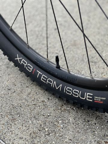 Trek Top Fuel 9.7 2020 2020 Mountainbike usato, Grigio chiaro — immagine 5 di 8