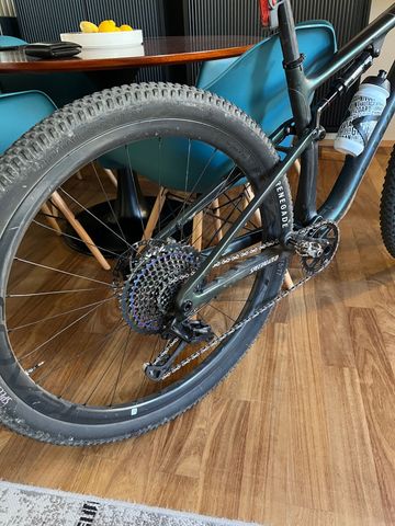 Used Specialized Epic SRAM XX1 Eagle AXS 2022 Mountainbike, Green — image 3 of 8