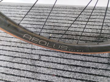 Used Trek Émonda SL 7 2023 2023 Road & Gravel, Light Gray — image 7 of 8