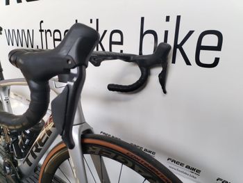 Trek Émonda SL 7 2023 2023 Road & Gravel usato, Grigio chiaro — immagine 8 di 8