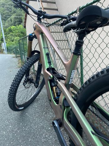 Cannondale Jekyll 1 2024 2024 Mountainbike usato, Verde — immagine 2 di 3