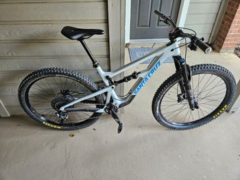 Used Santa Cruz Hightower C S + 2018 2018 Mountainbike, White, 27.5 — image 1 of 3