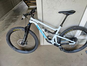 Used Santa Cruz Hightower C S + 2018 2018 Mountainbike, White, 27.5 — image 2 of 3
