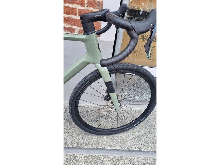 Used Scott Addict Gravel 50 2025 2025 Road & Gravel, Verde — image 5 of 9