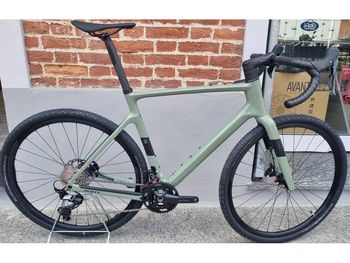 Used Scott Addict Gravel 50 2025 2025 Road & Gravel, Verde — image 1 of 9