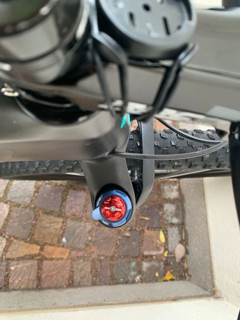 Używany Specialized Men's Epic Pro 2019 2019 Mountainbike — zdjęcie 16 z 24