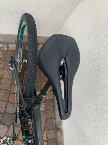 Używany Specialized Men's Epic Pro 2019 2019 Mountainbike — zdjęcie 7 z 24