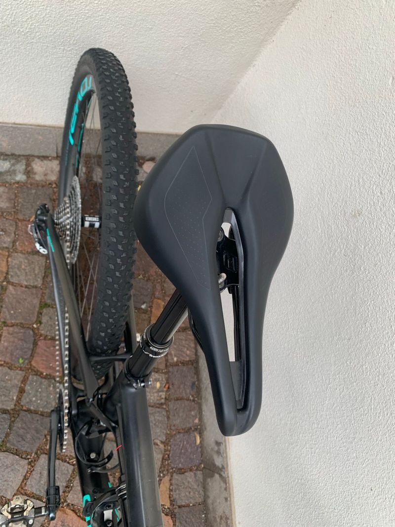 Używany Specialized Men's Epic Pro 2019 2019 Mountainbike — zdjęcie 7 z 24