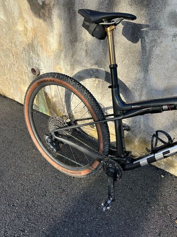 Używany Trek Supercaliber SRAM GX Eagle AXS 2024 Mountainbike — zdjęcie 3 z 5