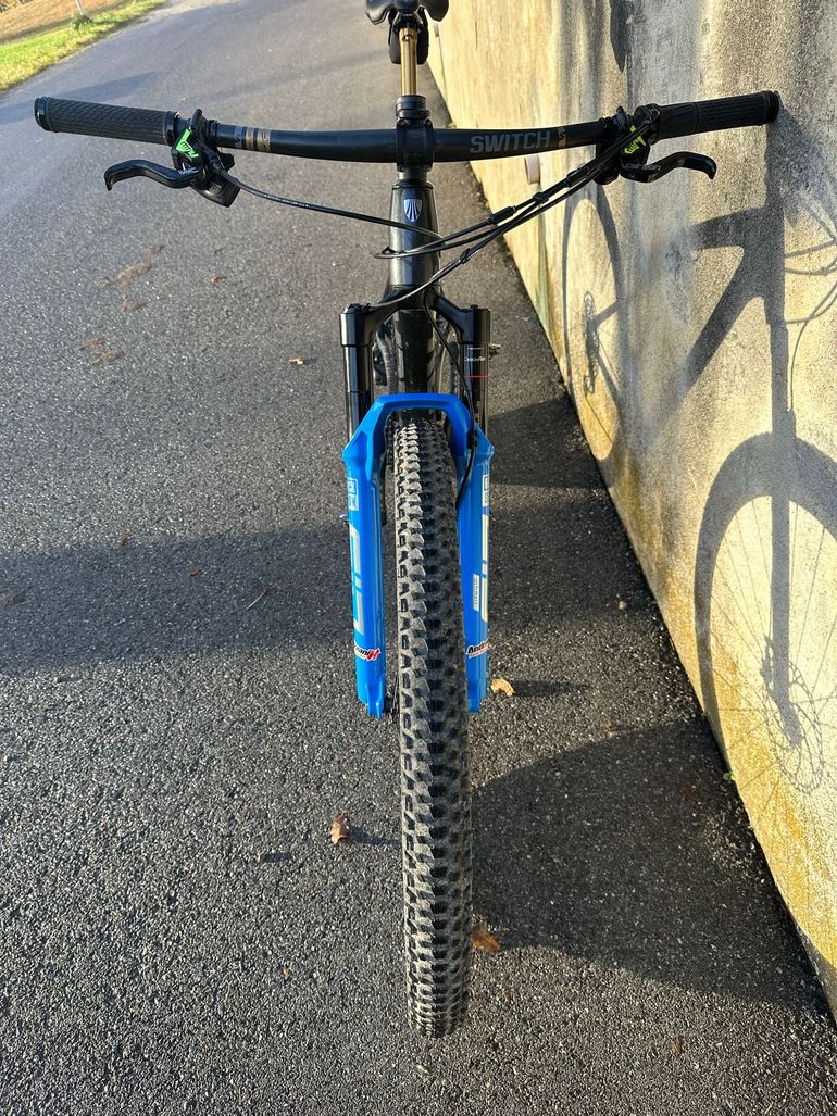 Używany Trek Supercaliber SRAM GX Eagle AXS 2024 Mountainbike — zdjęcie 4 z 5