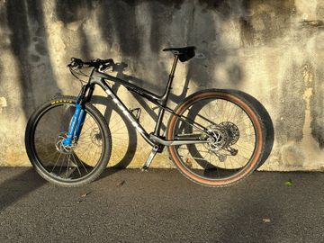 Używany Trek Supercaliber SRAM GX Eagle AXS 2024 Mountainbike — zdjęcie 2 z 5