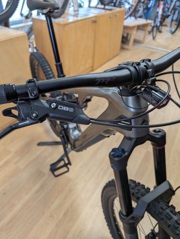 Used Merida eONE-SIXTY 6000 2025 2025 Mountainbike, Light Gray, 27.5 — image 3 of 8