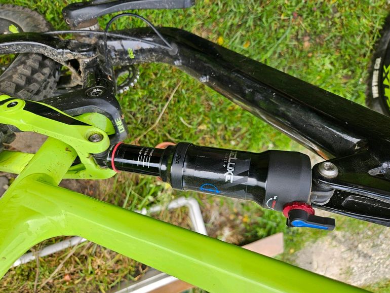 Used Polygon SISKIU T7 2023 2023 Mountainbike, Green, 27.5, 29 — image 4 of 5