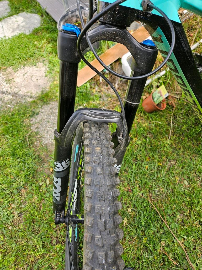 Used Polygon SISKIU T7 2023 2023 Mountainbike, Green, 27.5, 29 — image 1 of 5