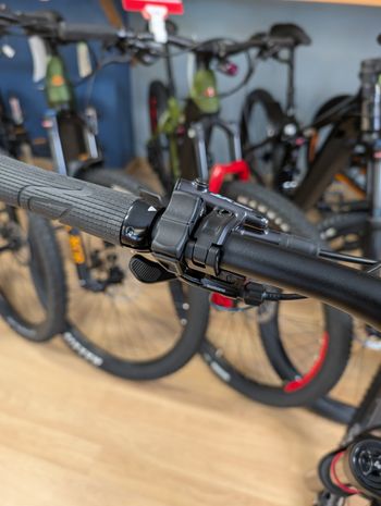 Merida eONE-SIXTY 875 2025 2025 Mountainbike usato, Grigio chiaro — immagine 3 di 10