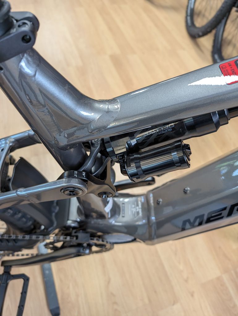 Merida eONE-SIXTY 875 2025 2025 Mountainbike usato, Grigio chiaro — immagine 6 di 10