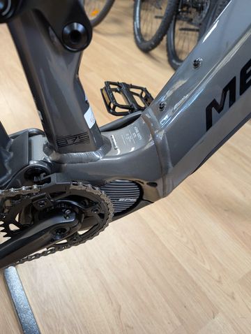 Used Merida eONE-SIXTY 875 2025 2025 Mountainbike, Light Gray, 29, 27.5 — image 7 of 10