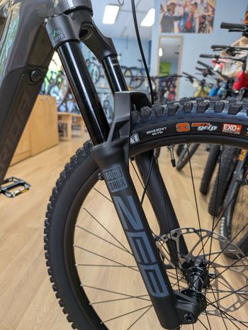 Merida eONE-SIXTY 875 2025 2025 Mountainbike usato, Grigio chiaro — immagine 9 di 10