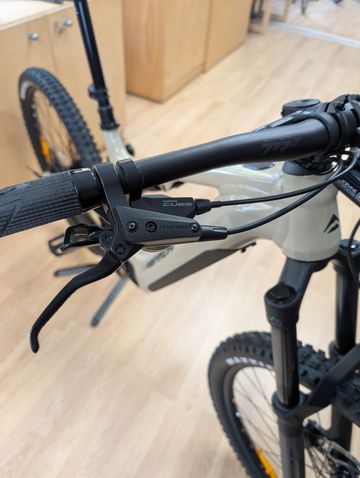 Used Merida eONE-SIXTY 575 2025 2025 Mountainbike, White, 29, 27.5 — image 5 of 9