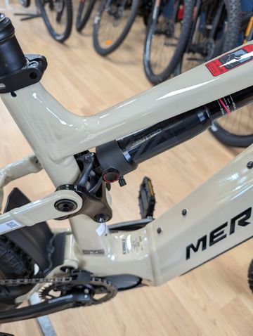 Used Merida eONE-SIXTY 575 2025 2025 Mountainbike, White, 29, 27.5 — image 7 of 9