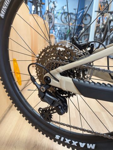 Used Merida eONE-SIXTY 575 2025 2025 Mountainbike, White, 29, 27.5 — image 9 of 9
