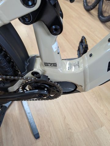 Used Merida eONE-SIXTY 575 2025 2025 Mountainbike, White, 29, 27.5 — image 8 of 9