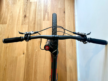 Used Cannondale F29 Carbon 2015 Mountainbike, Light Gray — image 4 of 7