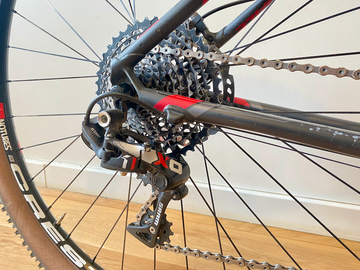Used Cannondale F29 Carbon 2015 Mountainbike, Light Gray — image 6 of 7