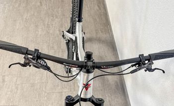Used Liteville 303 MK1 Race 2025 Mountainbike, Light Gray — image 4 of 9