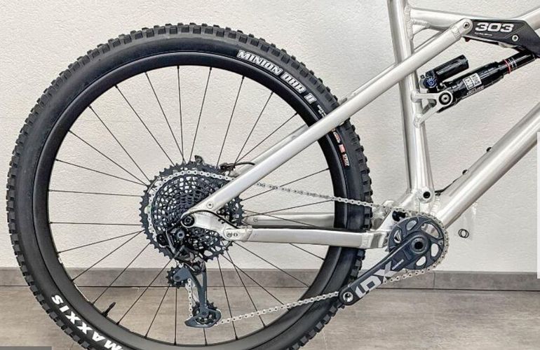 Used Liteville 303 MK1 Race 2025 Mountainbike, Light Gray — image 6 of 9