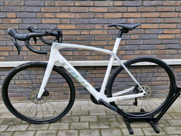 Used Trek Domane Shimano 105 2022 Road & Gravel, White — image 12 of 12